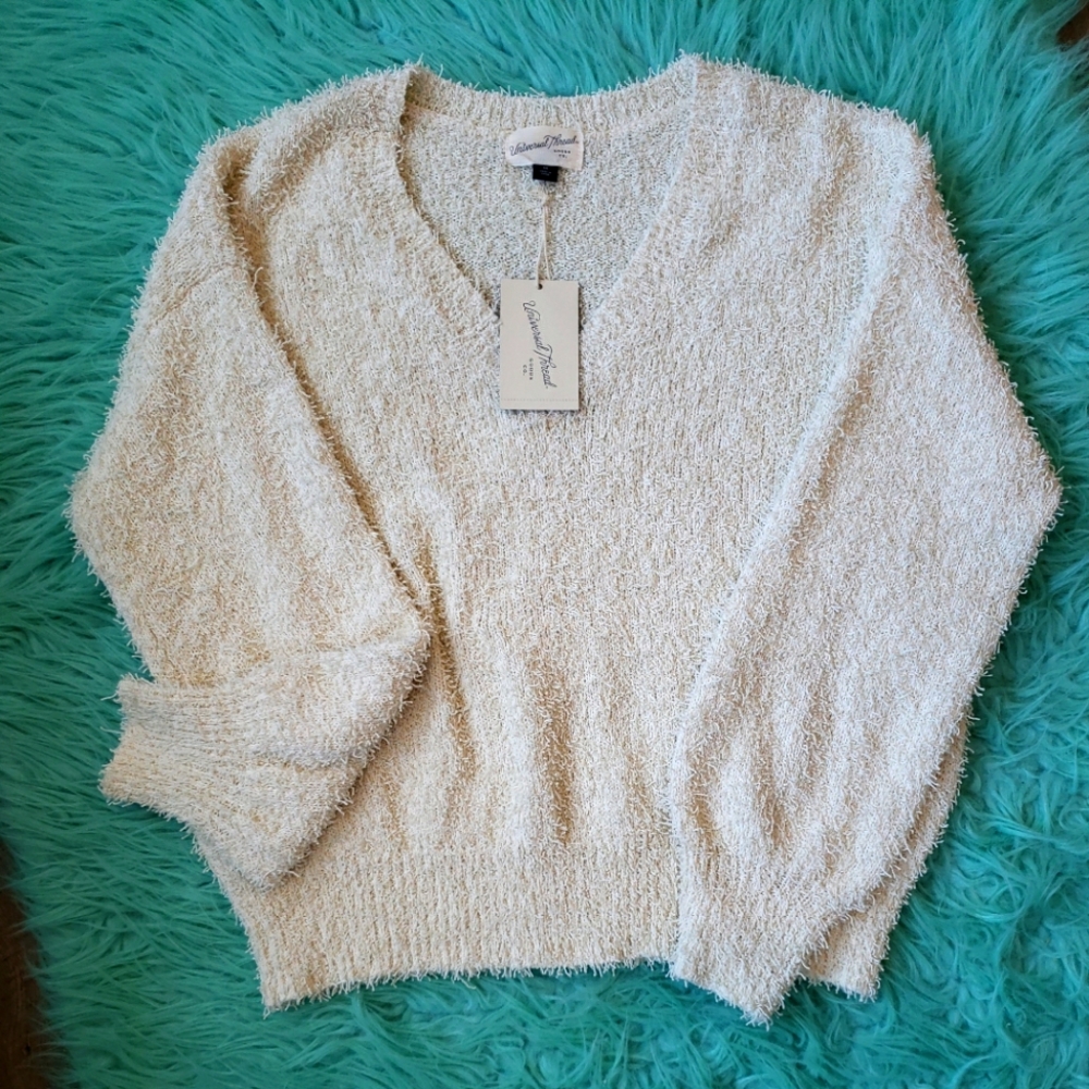 NWT Universal Thread Women's Long Sleeve Cream Sweater